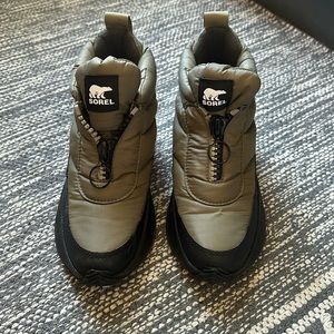 Sorel out n about puffy zip